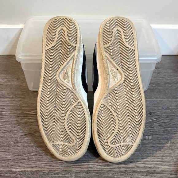 Nike White and Black Casual Sneakers - Picture 6 of 6